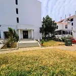 Διαμέρισμα Vilanova, T0 - Modern Flat At Oura On The Strip With Balcony With View To The Pool, Pool Access, Lift And Air Conditioning Αλμπουφέιρα