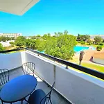 Vilanova, T0 - Modern Flat At Oura On The Strip With Balcony With View To The Pool, Pool Access, Lift And Air Conditioning Διαμέρισμα