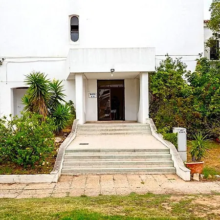 Vilanova, T0 - Modern Flat At Oura On The Strip With Balcony With View To The Pool, Pool Access, Lift And Air Conditioning Apartment Albufeira