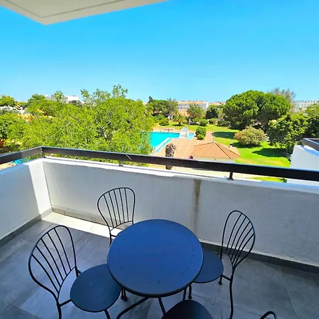 Apartment Vilanova, T0 - Modern Flat At Oura On The Strip With Balcony With View To The Pool, Pool Access, Lift And Air Conditioning Albufeira