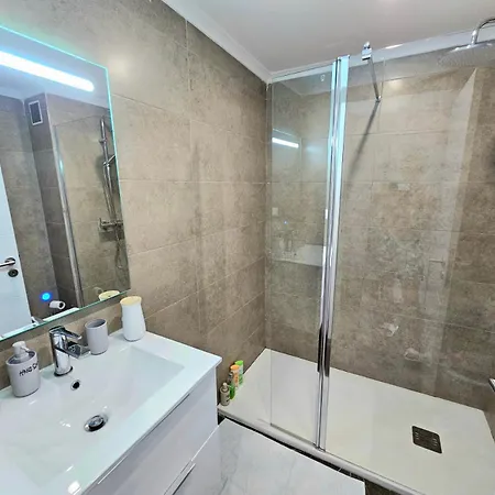 Vilanova, T0 - Modern Flat At Oura On The Strip With Balcony With View To The Pool, Pool Access, Lift And Air Conditioning Apartment *