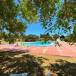 Vilanova, T0 - Modern Flat At Oura On The Strip With Balcony With View To The Pool, Pool Access, Lift And Air Conditioning アパート
