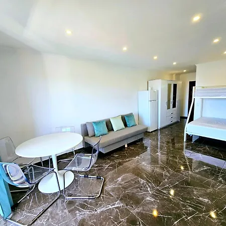 Vilanova, T0 - Modern Flat At Oura On The Strip With Balcony With View To The Pool, Pool Access, Lift And Air Conditioning Lejlighed Albufeira