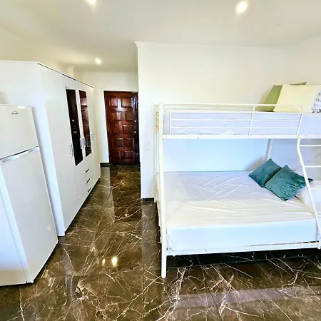 Lejlighed Vilanova, T0 - Modern Flat At Oura On The Strip With Balcony With View To The Pool, Pool Access, Lift And Air Conditioning Albufeira