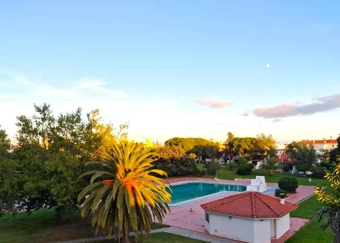 Vilanova, T0 - Modern Flat At Oura On The Strip With Balcony With View To The Pool, Pool Access, Lift And Air Conditioning Apartman *