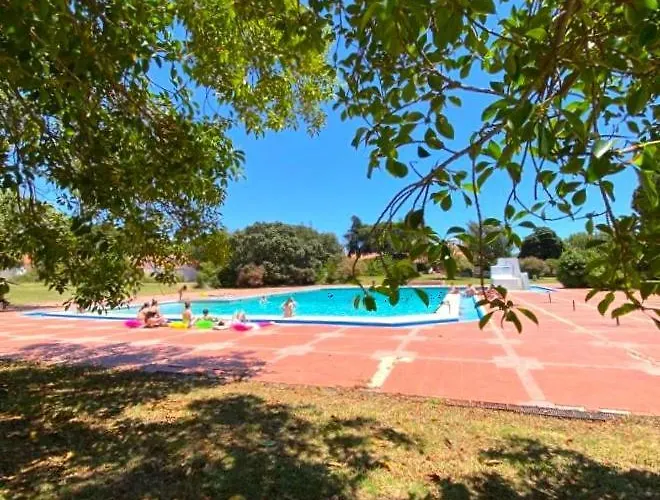 Vilanova, T0 - Modern Flat At Oura On The Strip With Balcony With View To The Pool, Pool Access, Lift And Air Conditioning Apartman