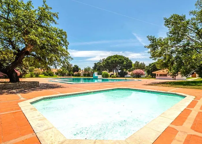 Vilanova, T0 - Modern Flat At Oura On The Strip With Balcony With View To The Pool, Pool Access, Lift And Air Conditioning * Albufeira