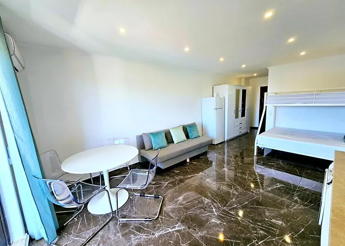 Vilanova, T0 - Modern Flat At Oura On The Strip With Balcony With View To The Pool, Pool Access, Lift And Air Conditioning Apartman Albufeira